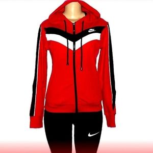 NiKE SPORTWEAR WiNDRUNNER SET